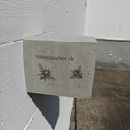 Wildbienenhaus mit Bambusröhrchen