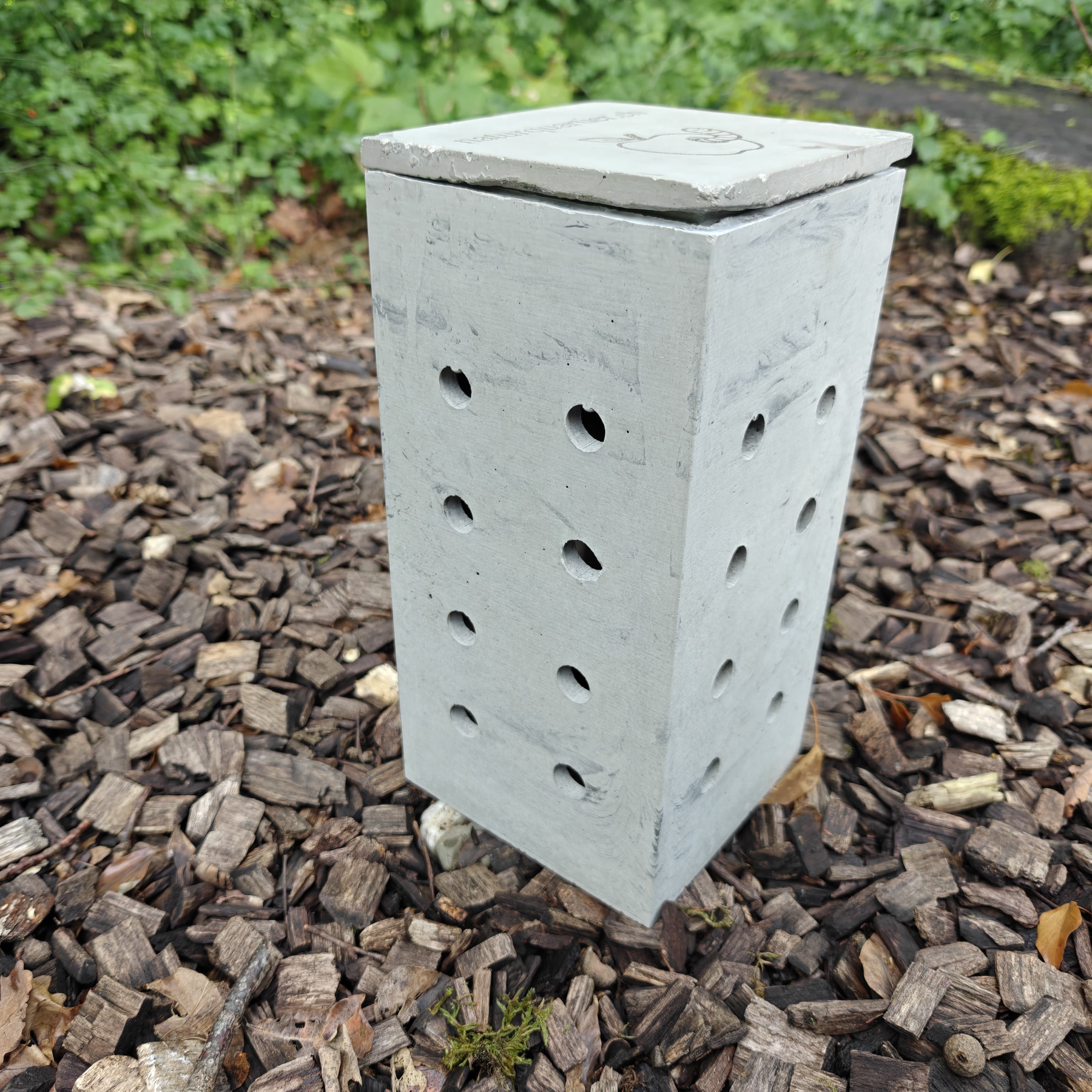 Wurmröhre – natürlicher Komposthelfer für deinen Garten
