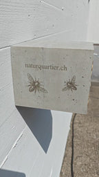 Wildbienenhaus mit Bambusröhrchen